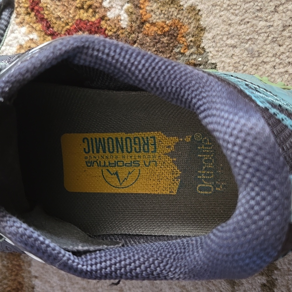 Women's size 7.5 LA Sportiva Shoes 1A - Picture 3 of 7